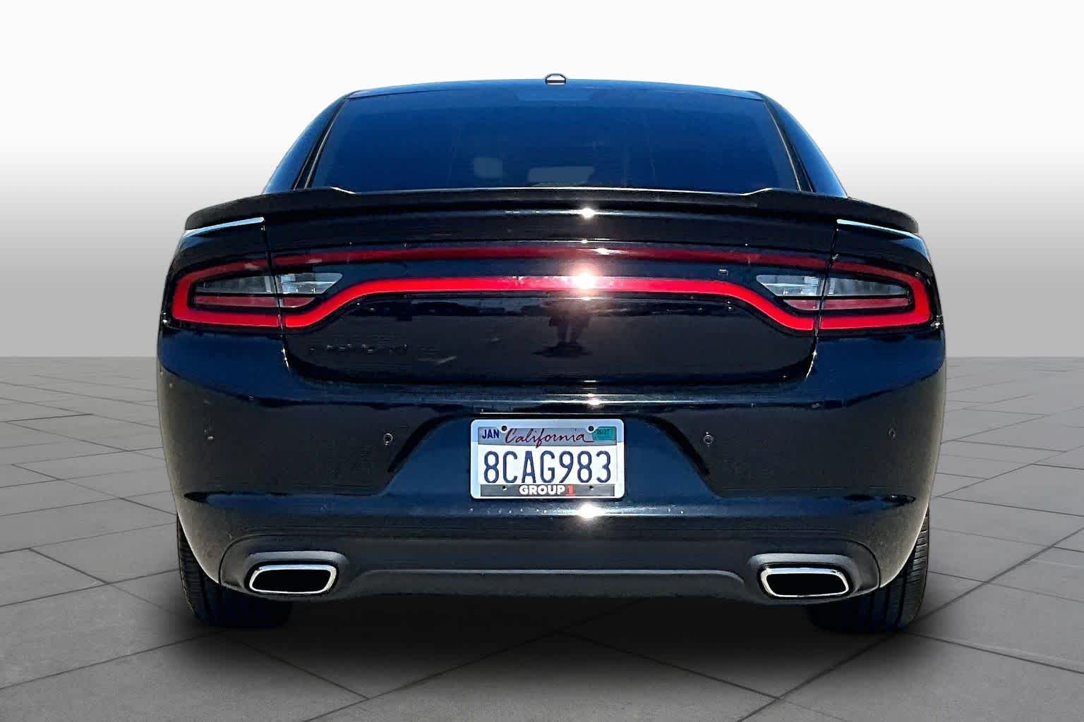 Used 2017 Pitch Black Clearcoat Dodge SE image 4