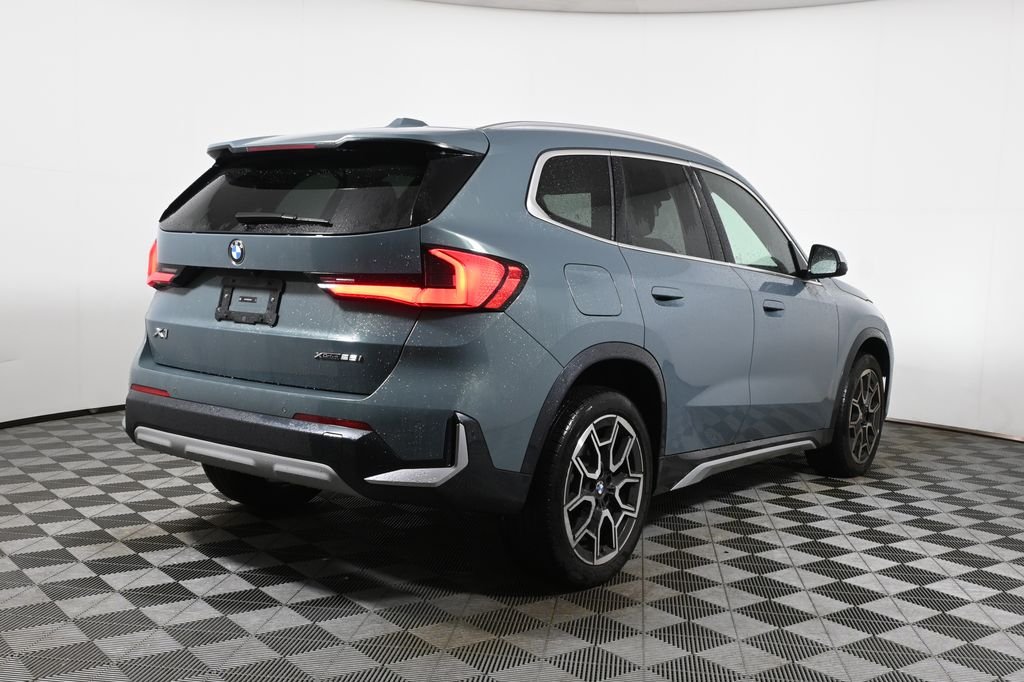 Used 2024 Green Metallic BMW xDrive28i image 11
