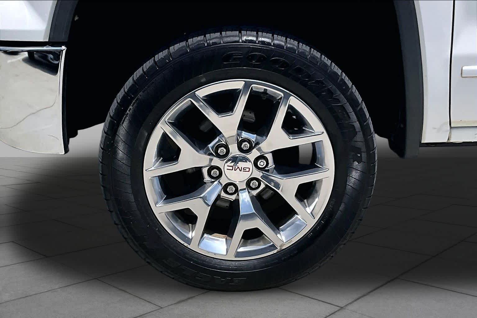 Used 2014 Summit White GMC SLE image 10