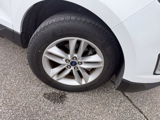 Used 2018 Oxford White Ford SEL image 38