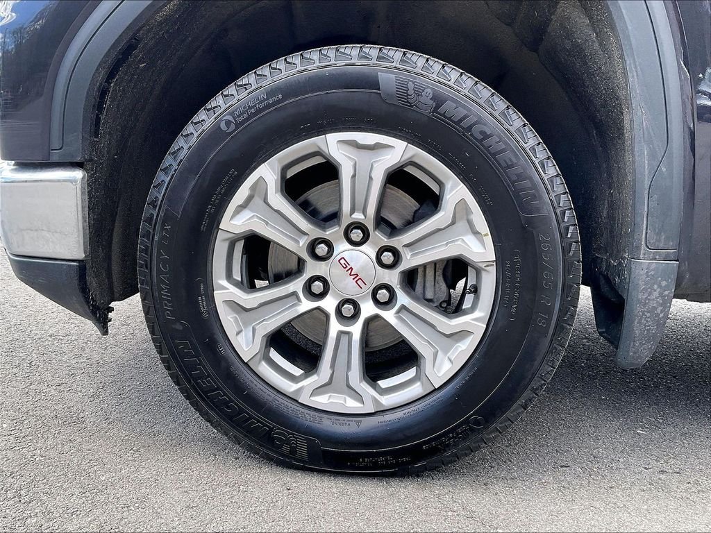 Used 2025 Silver GMC SLT image 22