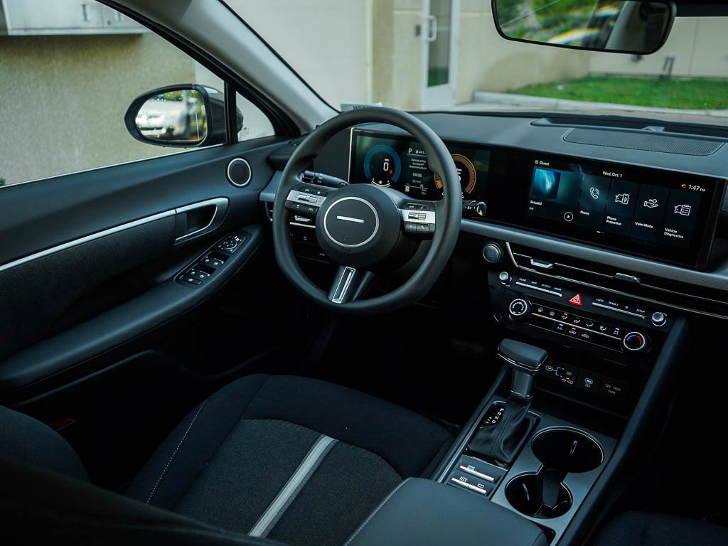 New 2026 Carbon Blue Hyundai SE FWD image 13