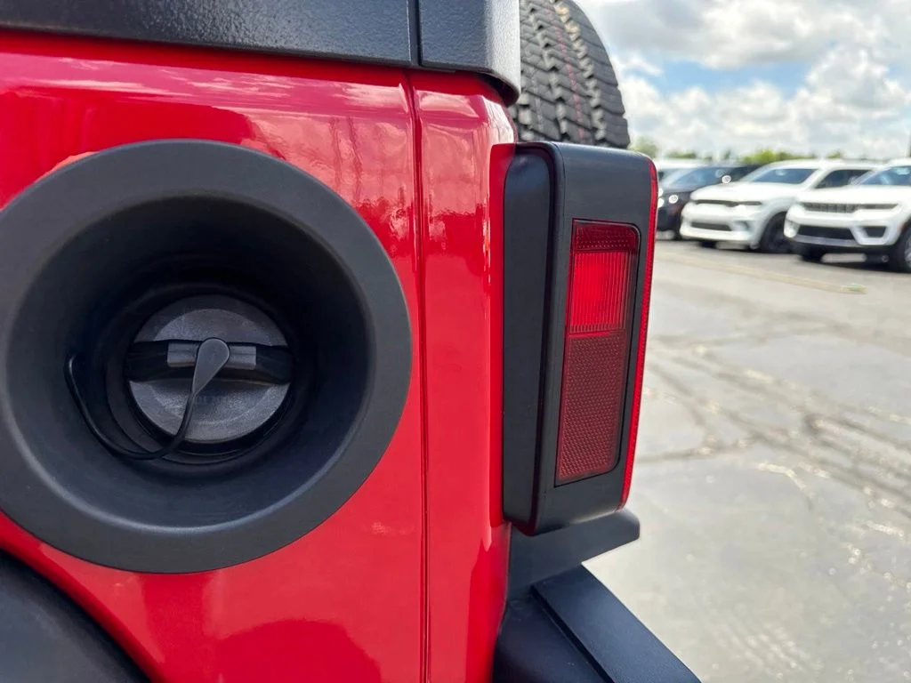 Used 2011 Red Jeep Sport image 33