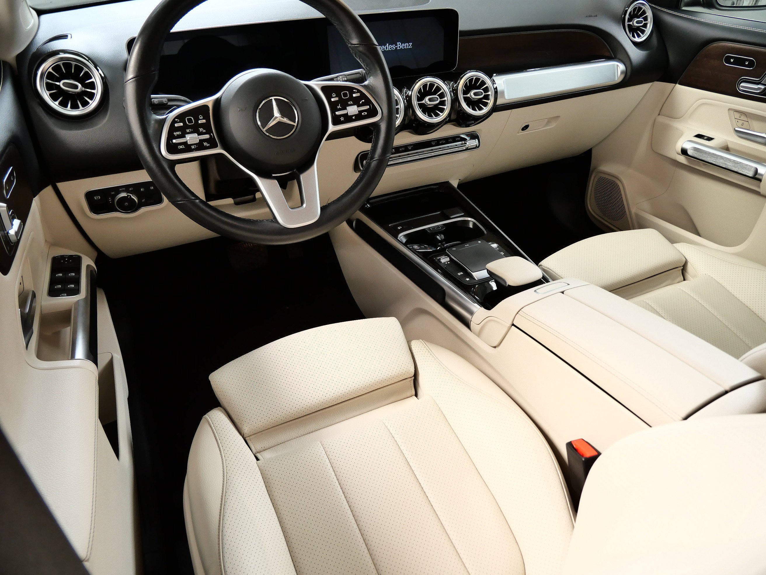 Used 2021 Mercedes-Benz GLB Base with VIN W1N4M4HB8MW112995 for sale in Minnetonka, Minnesota