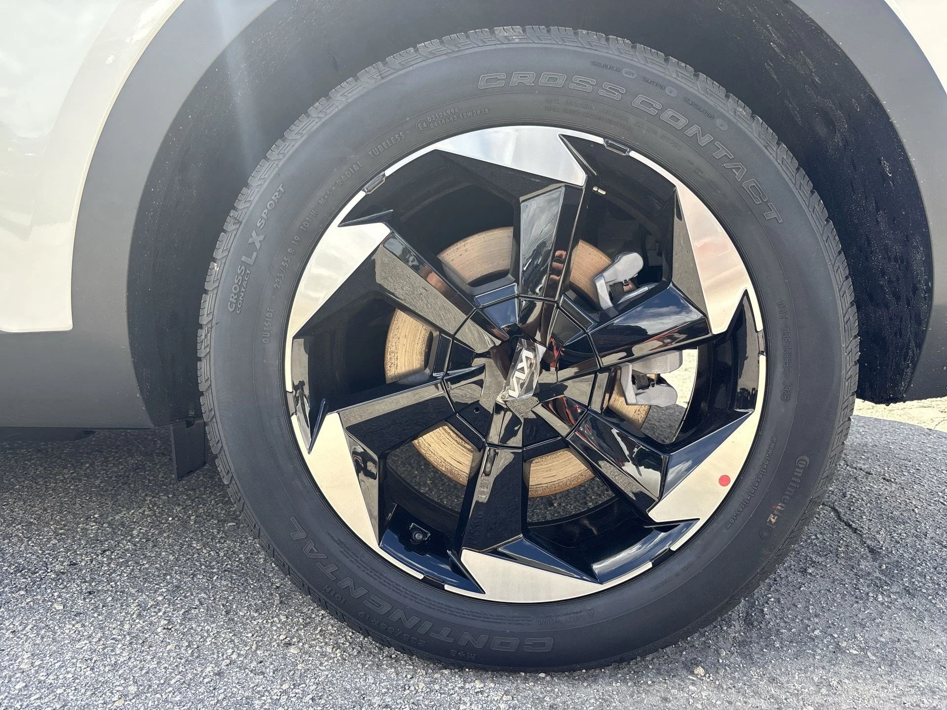 New 2026 Snow White Pearl Kia EX image 11