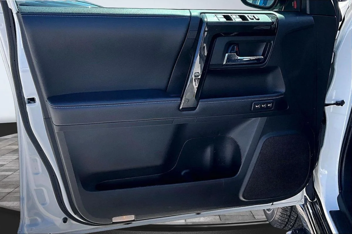 Used 2019  Toyota Limited Nightshade image 20