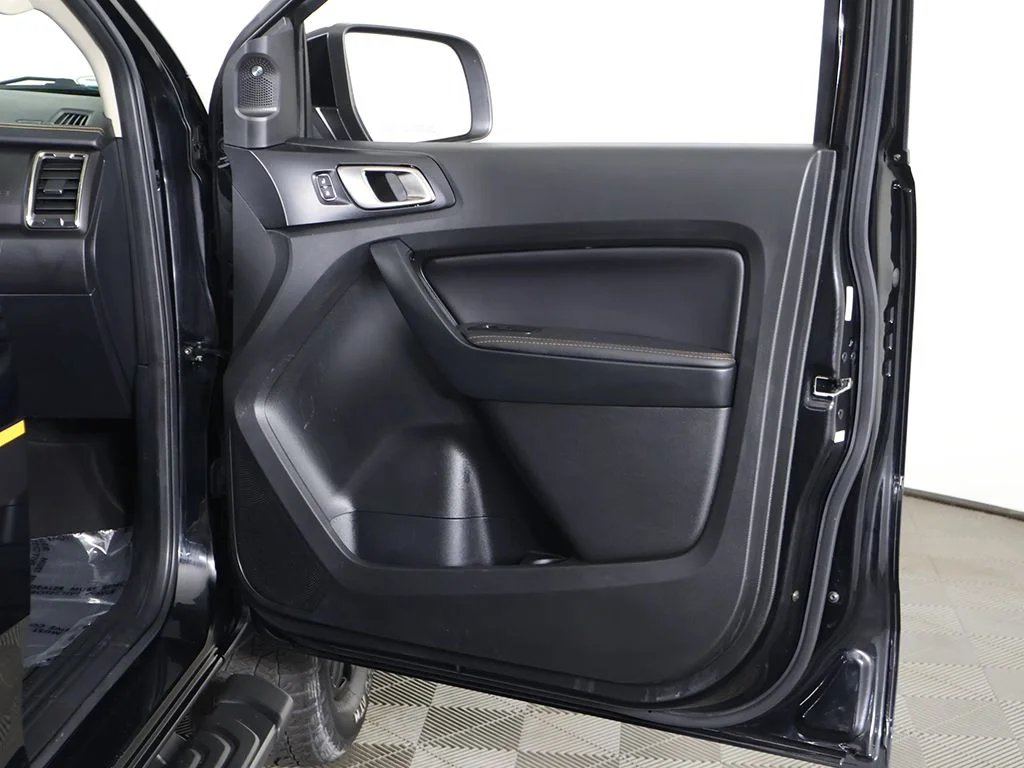 Used 2022 Shadow Black Ford Lariat image 25