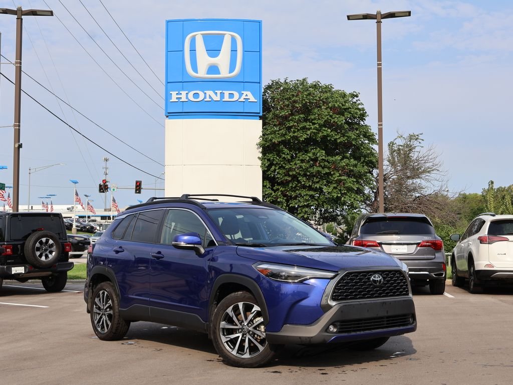 Used 2024 Blue Toyota XLE image 1