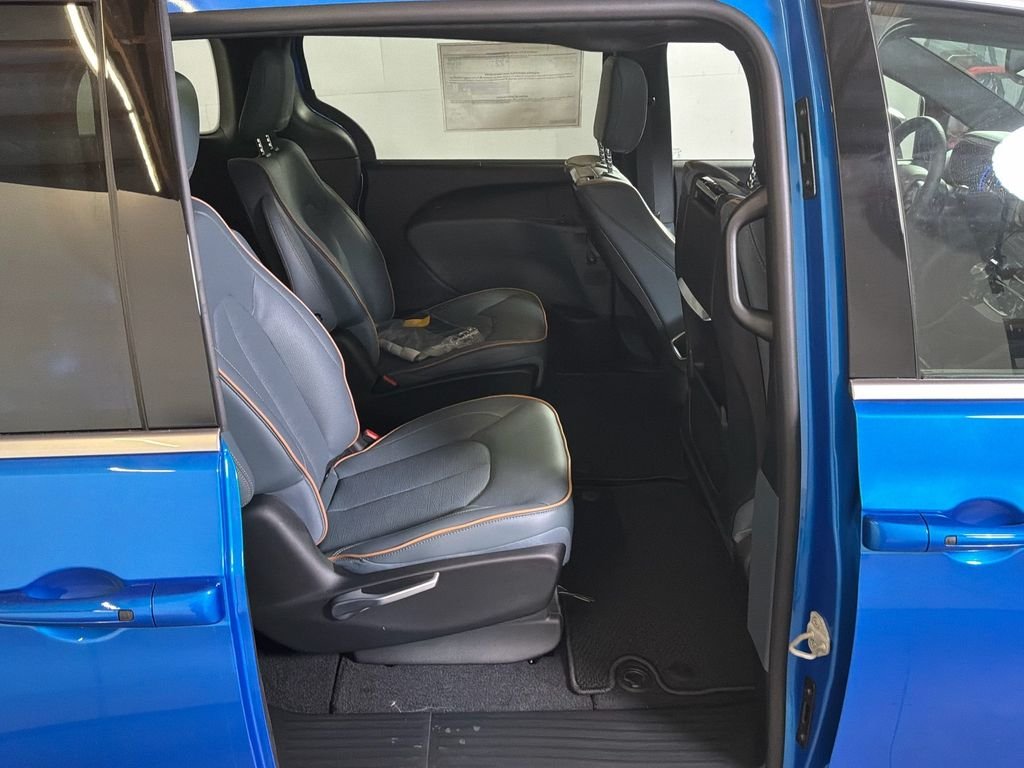 New 2027 Hydro Blue Pearl-Coat Exterior Paint Chrysler Pinnacle image 19