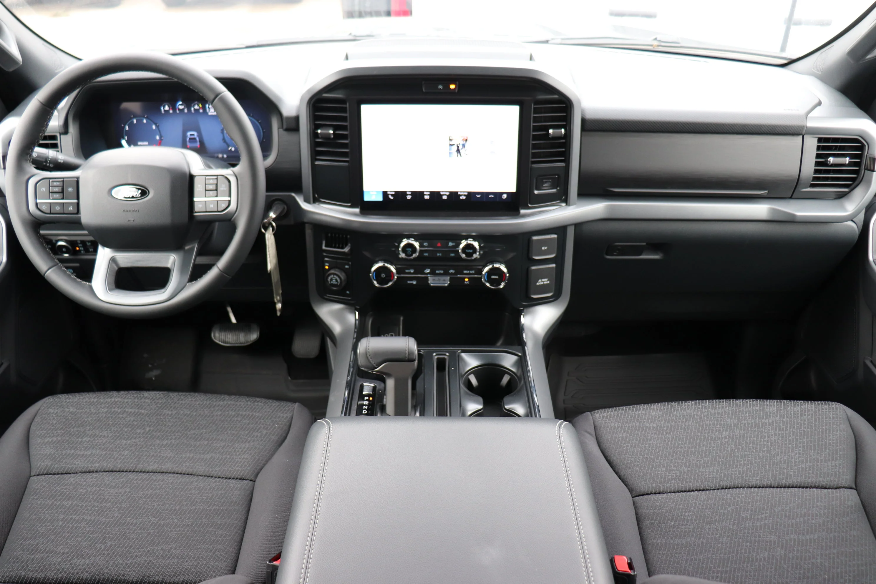 New 2026 AGATE BLACK METALLIC Ford XLT image 19