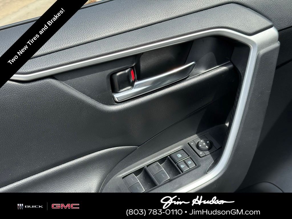 Used 2022 Silver Toyota XLE image 22
