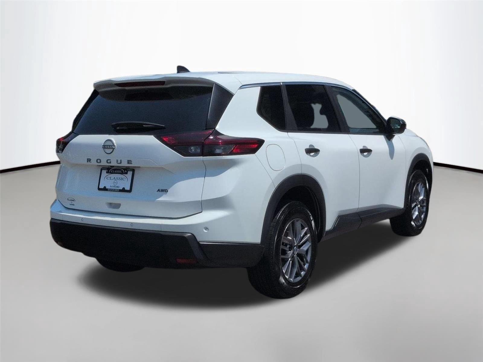 Used 2024 Glacier White Nissan S image 5