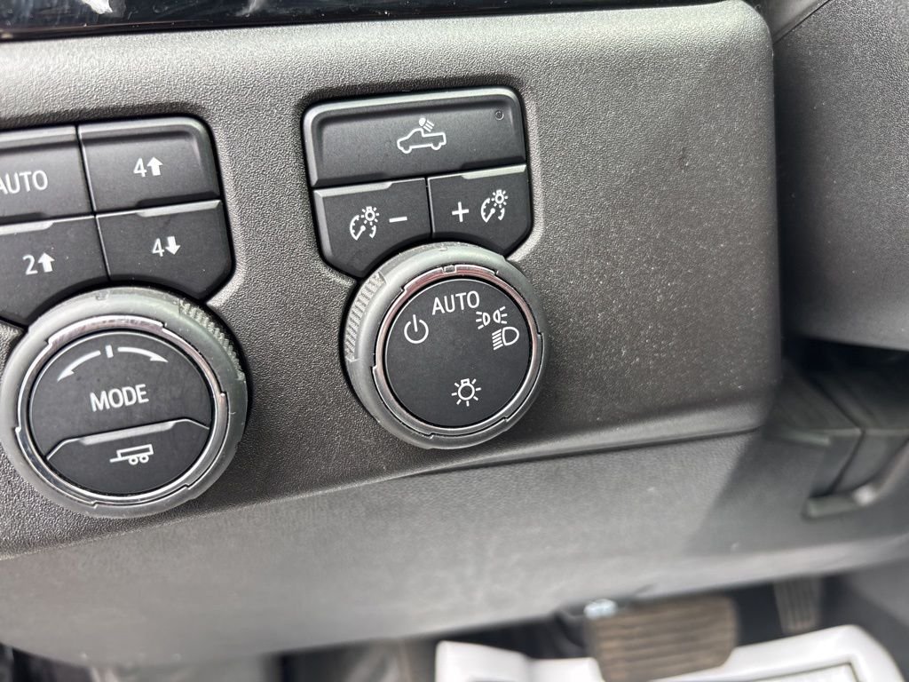 Used 2024 Gray Chevrolet LT image 27