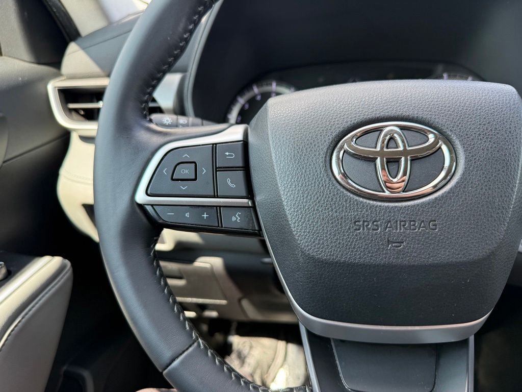 Used 2022 Brown Toyota LE image 37