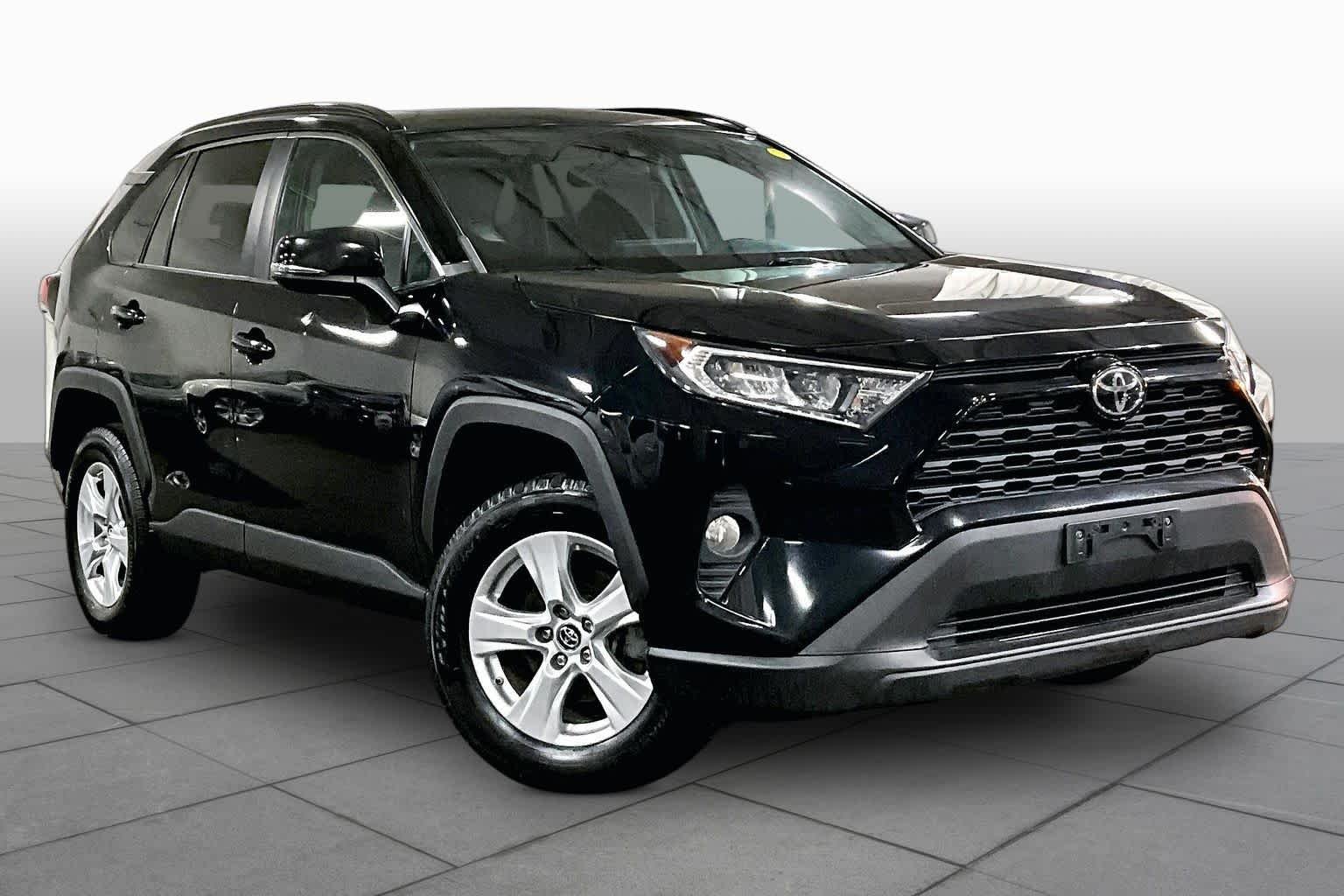 Used 2019 Midnight Black Metallic Toyota XLE image 3