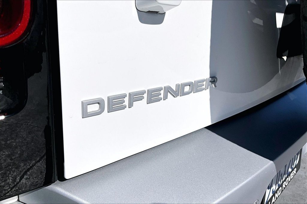 Certified Used 2023 Fuji White Land Rover S image 22