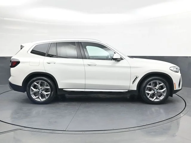 Used 2023 White BMW sDrive30i image 3