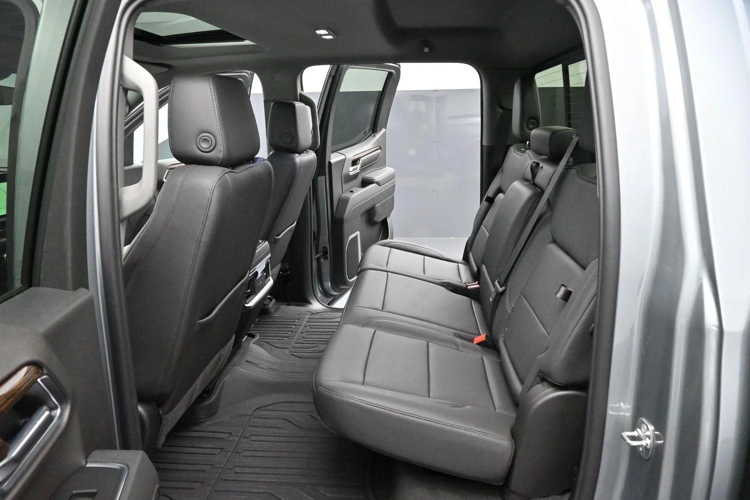 Used 2026 Sterling Metallic GMC Elevation image 30