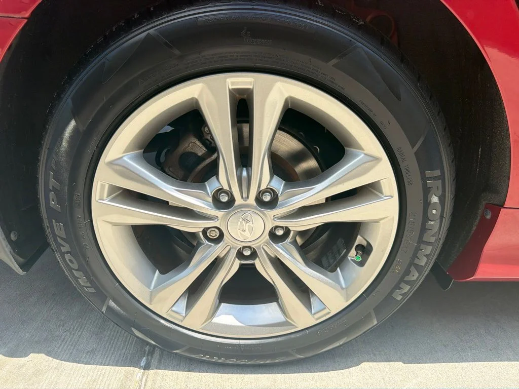 Used 2019 Red Hyundai SEL image 23