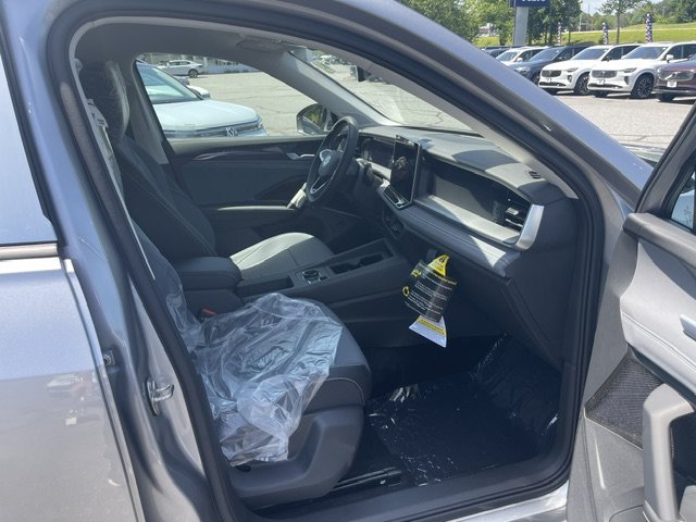 New 2026 Pyrite Silver Metallic Volkswagen 2.0T SE image 5