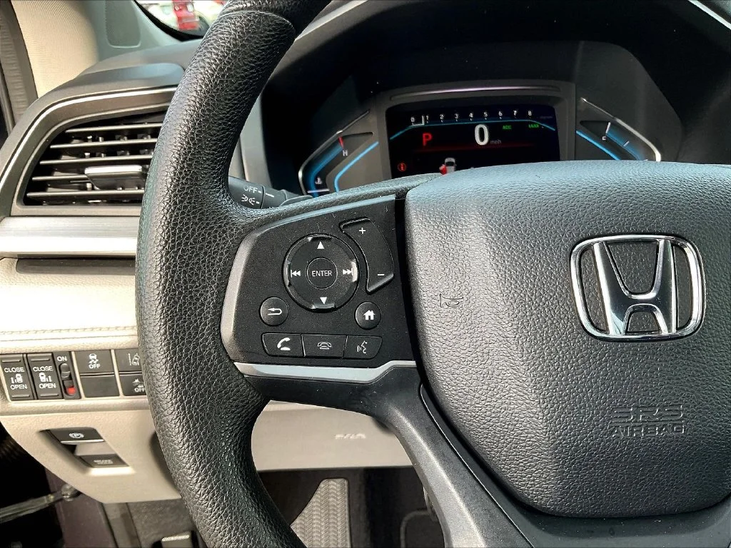 Used 2020  Honda EX image 12