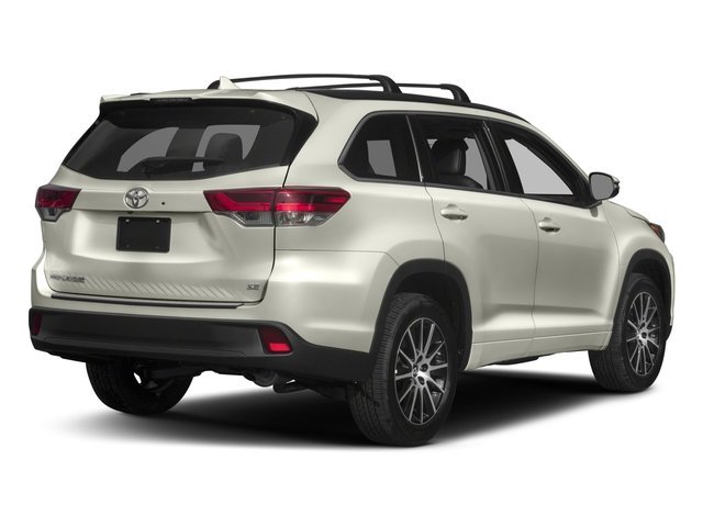 Used 2018 Toyota Highlander SE with VIN 5TDJZRFH2JS813365 for sale in Brainerd, Minnesota