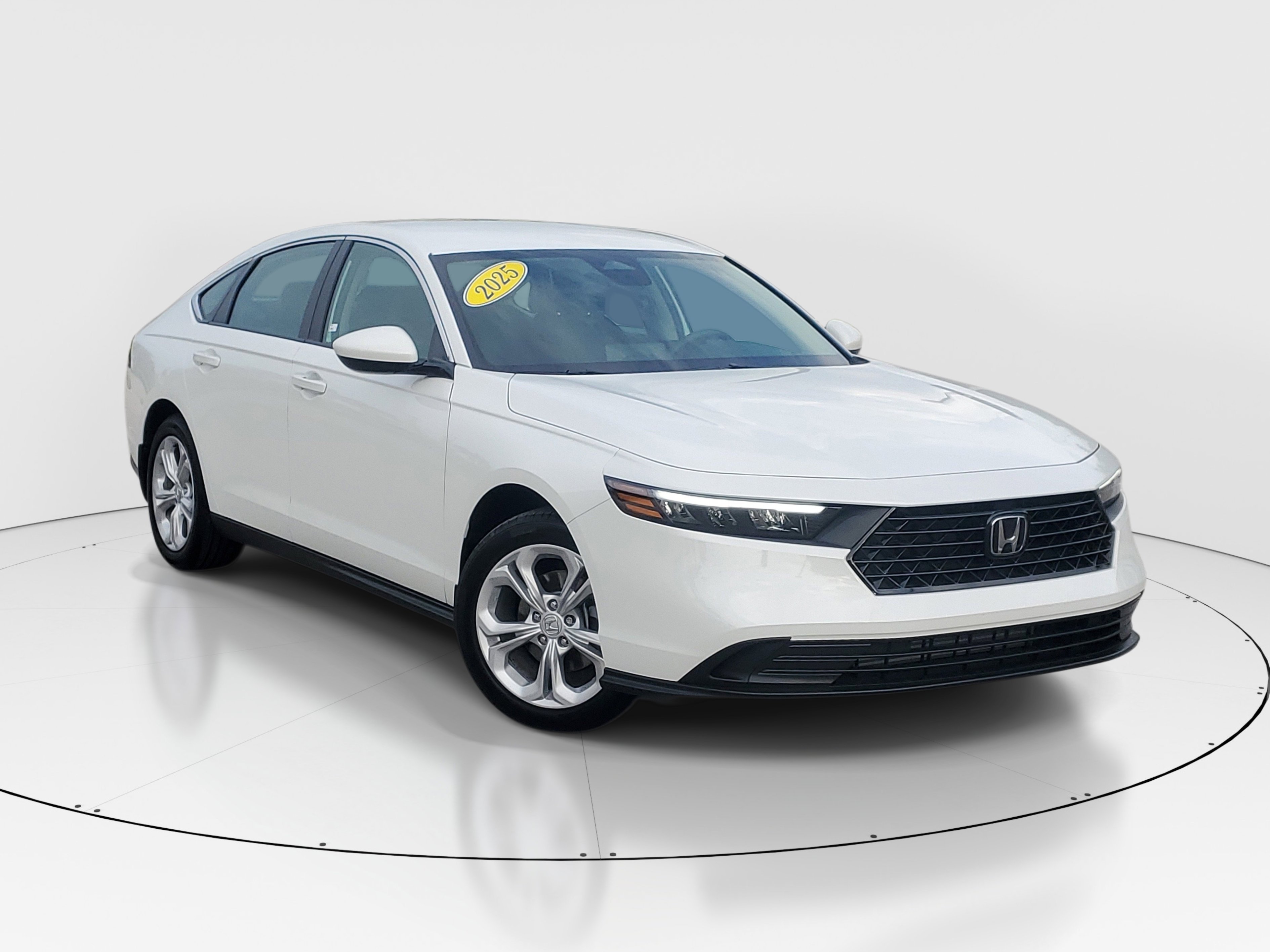 Used 2025 Platinum White Pearl Honda LX image 3