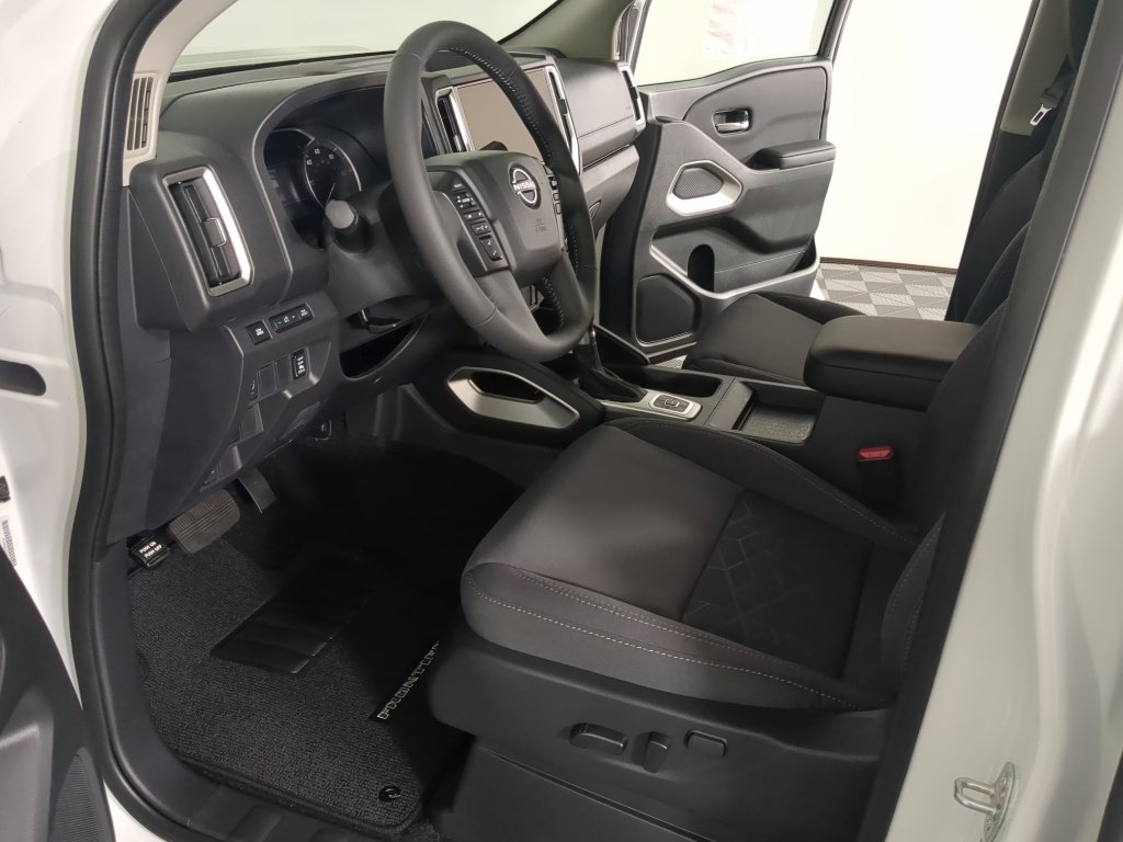 New 2026 Glacier White Nissan Crew Cab SV image 10