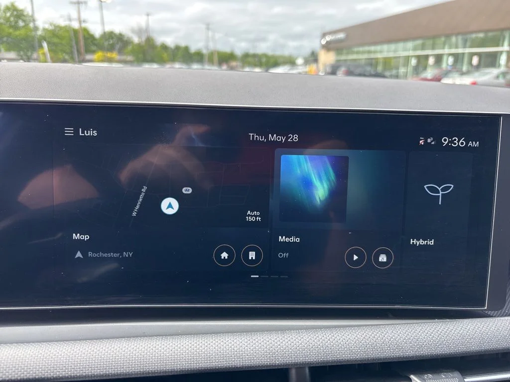 Used 2025 Gray Hyundai SEL Convenience image 19