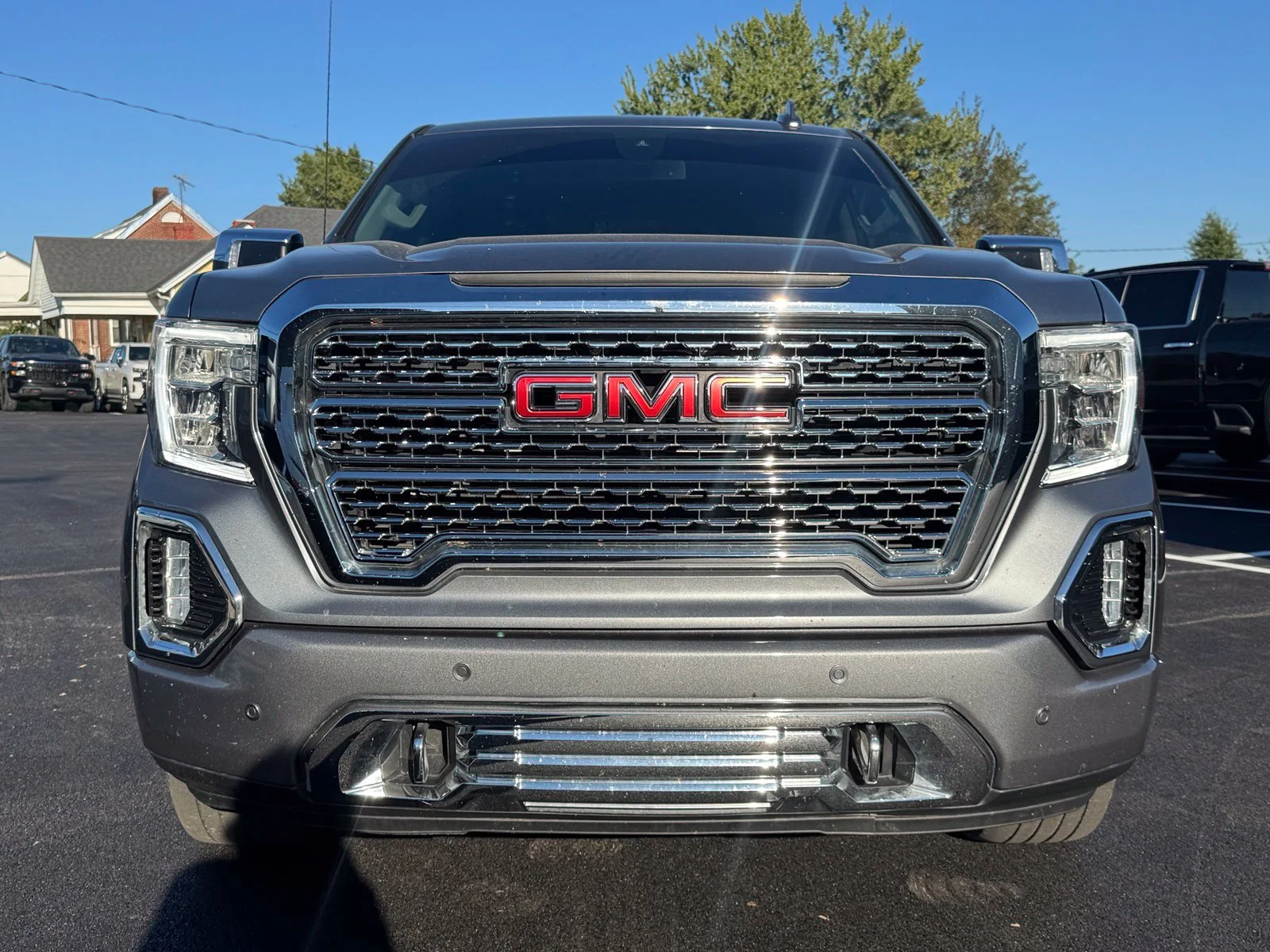 Used 2021 Gray GMC Denali image 9