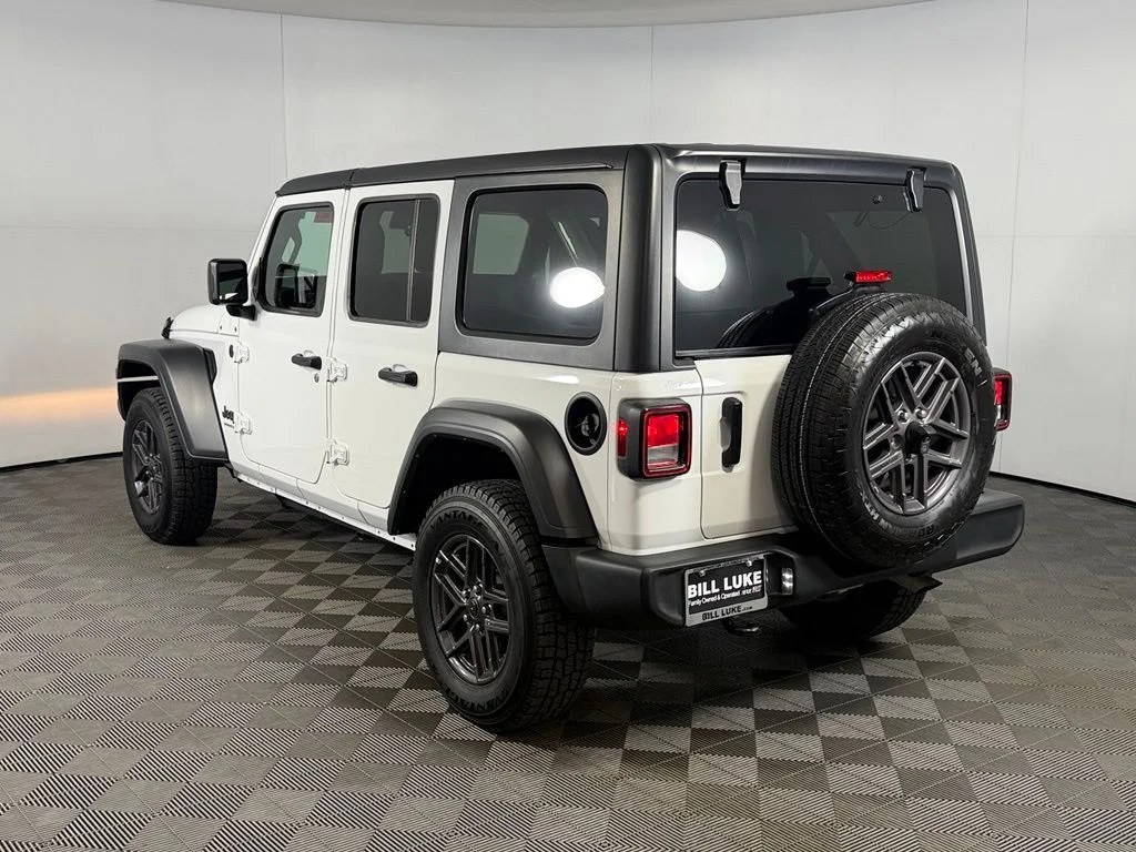 Used 2025 White Jeep Sport S image 8