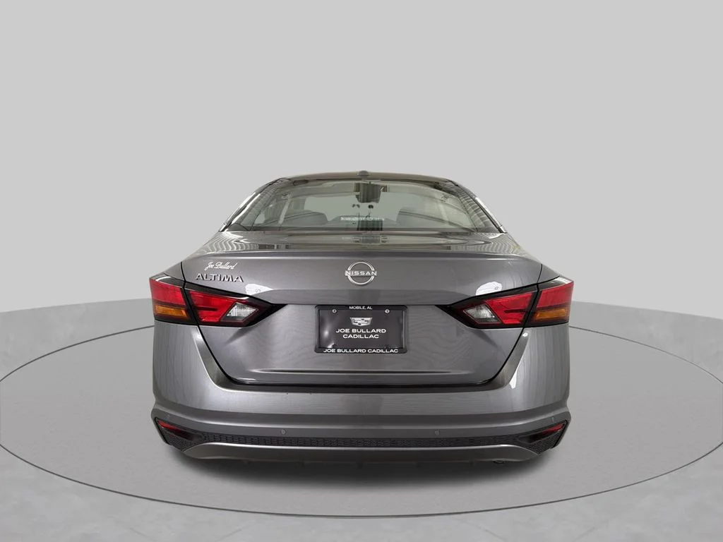 Used 2025 Gun Metallic Nissan 2.5 SV image 7