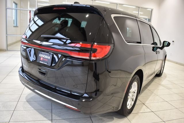 2024 Chrysler Pacifica Touring L - Photo 10