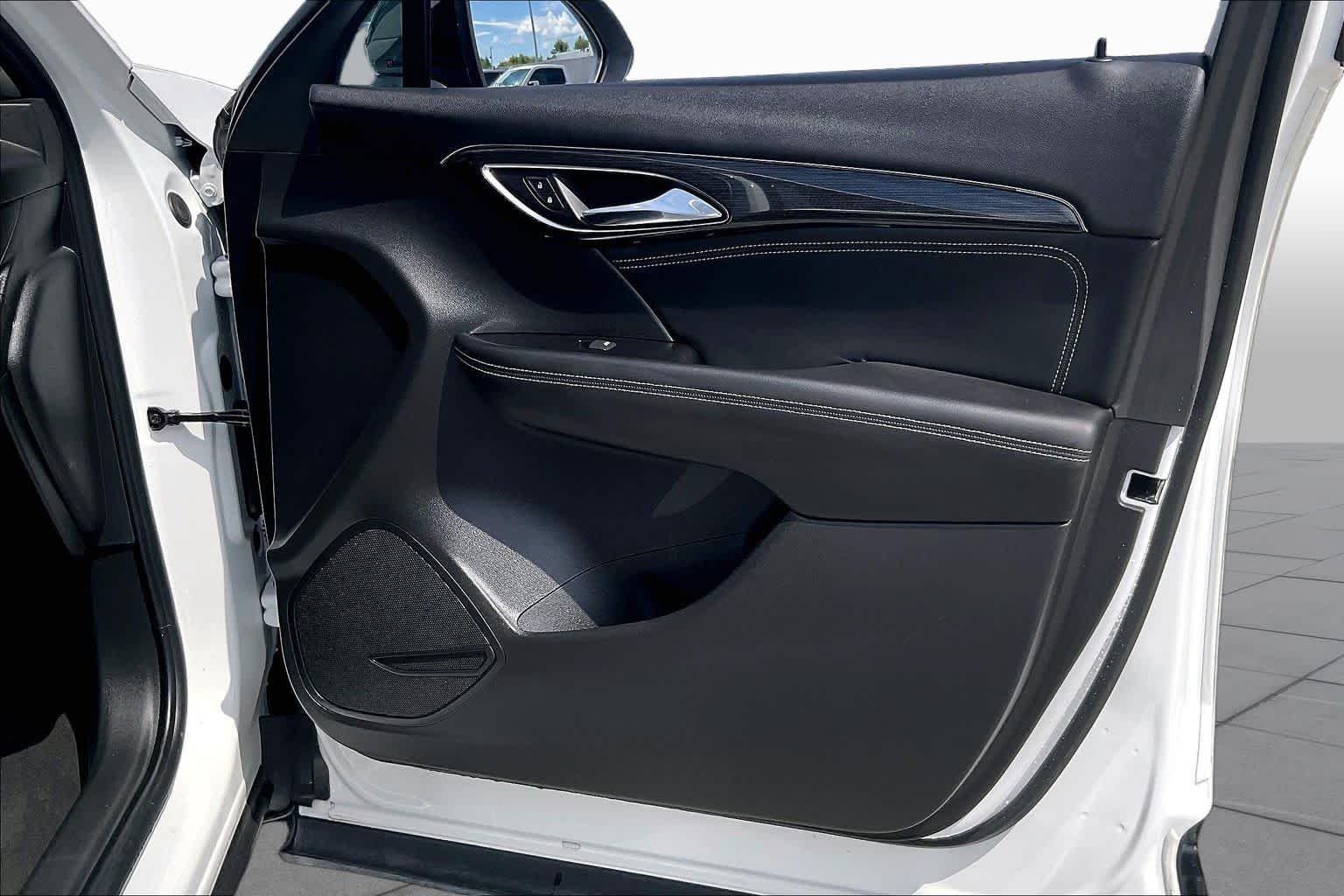Used 2023 White Frost Tricoat Buick Essence image 44