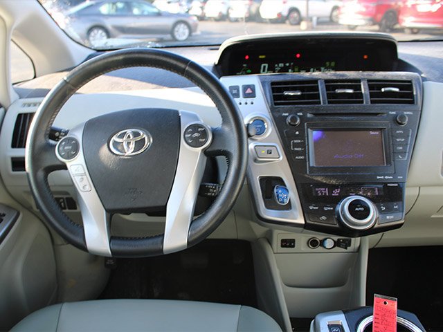 Used 2014 Classic Silver Metallic Toyota Five image 11