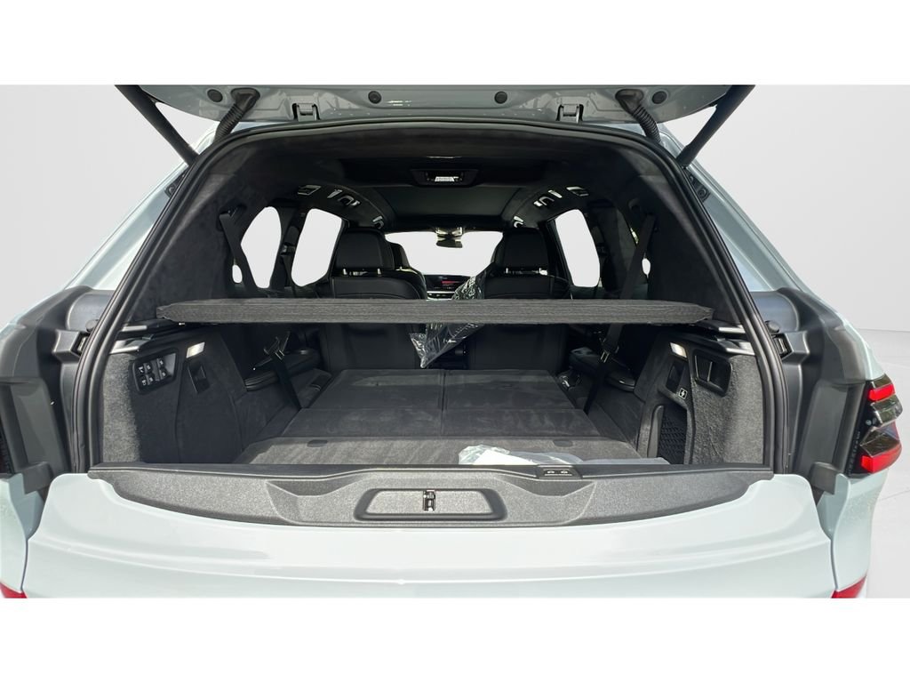 New 2027 Brooklyn Grey Metallic BMW M60i image 9