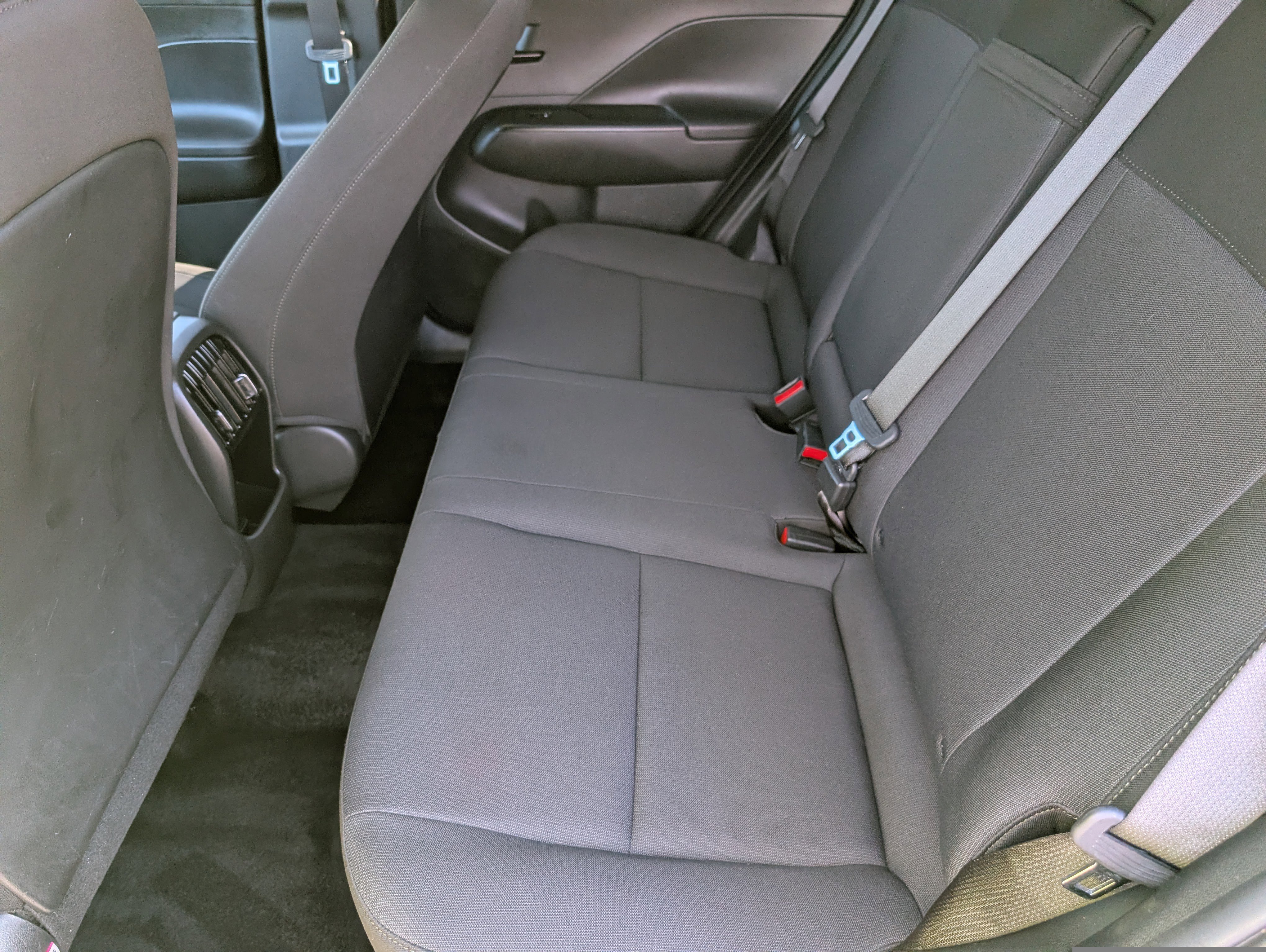 Used 2025 Neoteric Yellow Hyundai SEL image 10