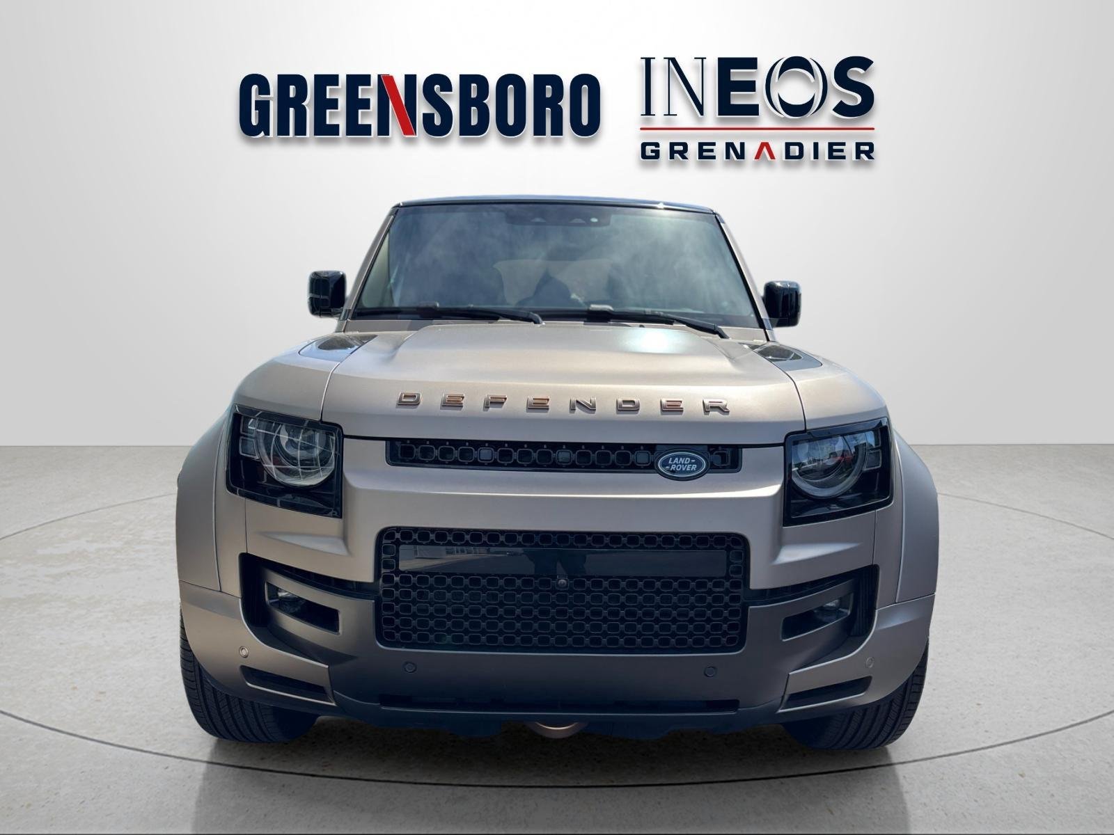 Used 2025 Petra Copper Premium Metallic Land Rover OCTA Edition One image 8