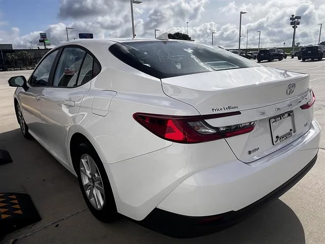 Used 2026 Ice Cap Toyota LE image 5