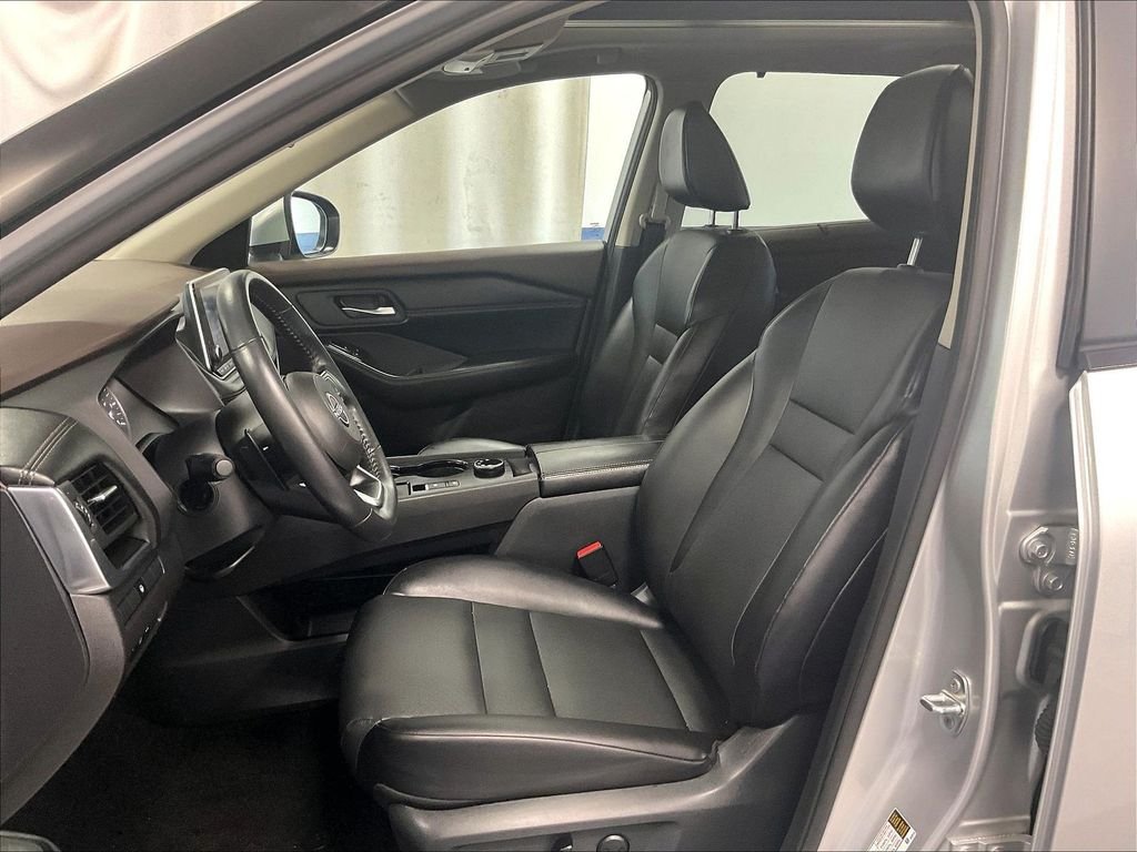Certified Used 2023 Silver Nissan SV image 10