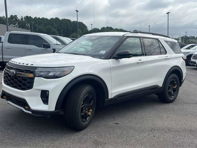 New 2026 Star White Metallic Tri-Coat Ford Tremor image 5