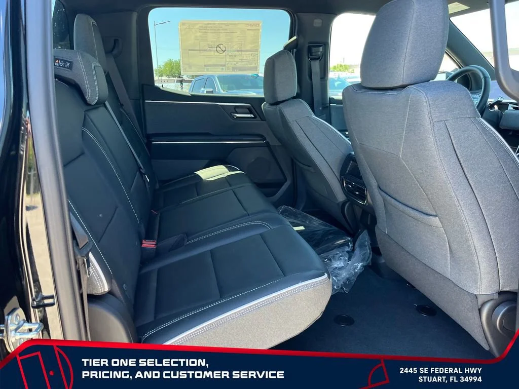 New 2026 Onyx Black GMC Elevation Standard Range image 17