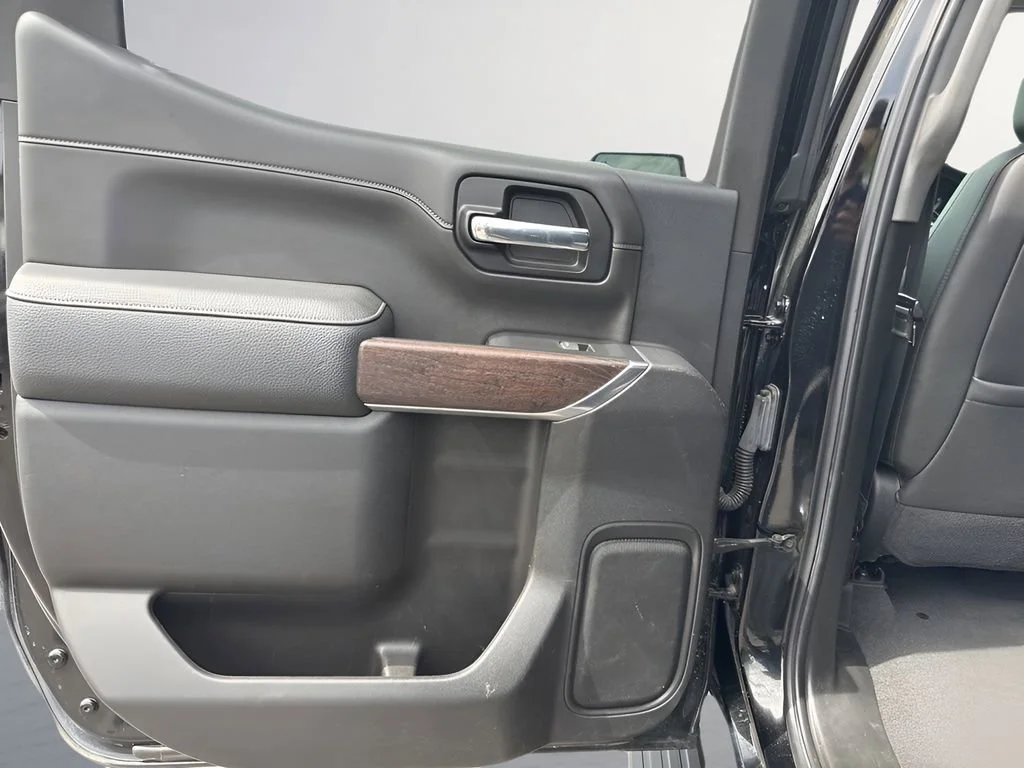 Used 2022 Onyx Black GMC Denali image 30