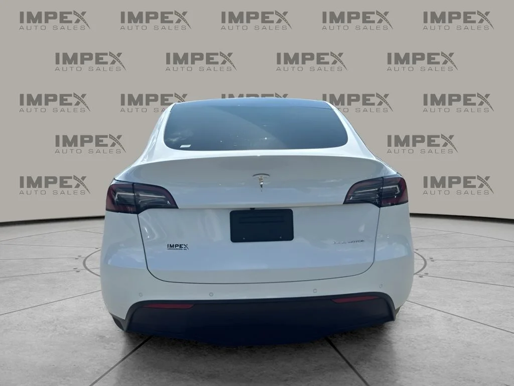 Used 2022 White Tesla Long Range image 4