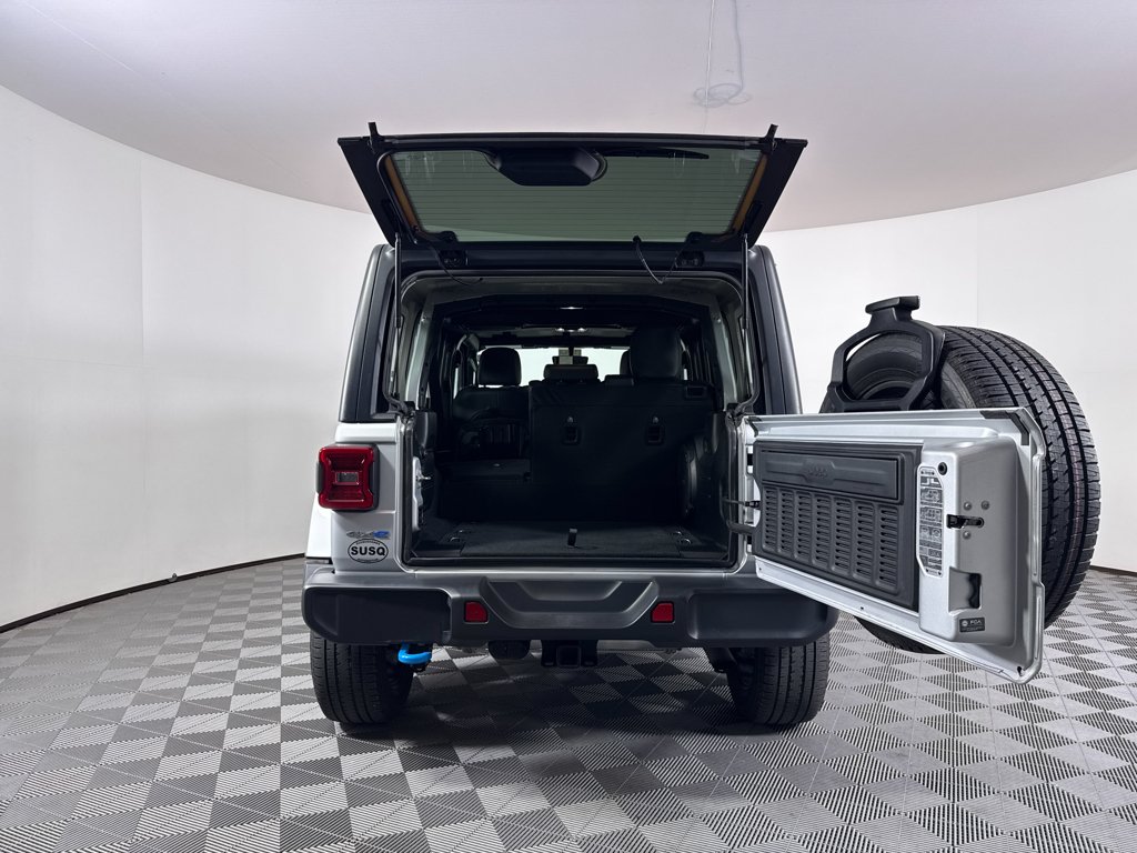 Used 2023 Silver Zynith Clearcoat Jeep Sahara image 10