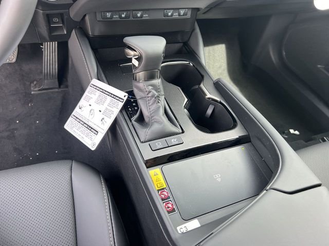 Used 2024 White Lexus 300h image 21