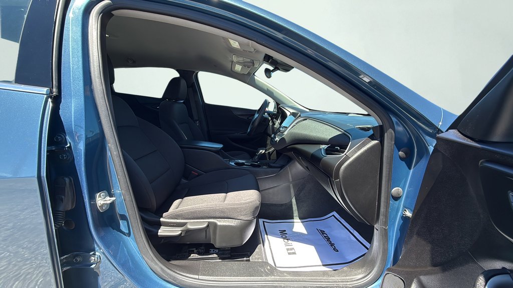 Used 2024 Lakeshore Blue Metallic Chevrolet FL image 39