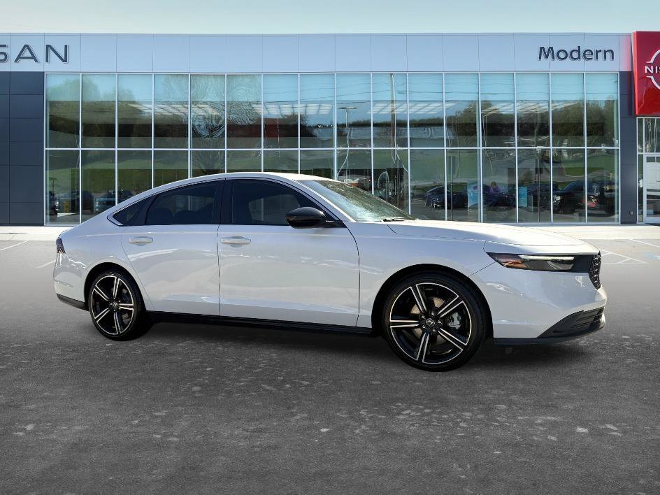 Used 2025 Platinum White Pearl Honda Sport image 6