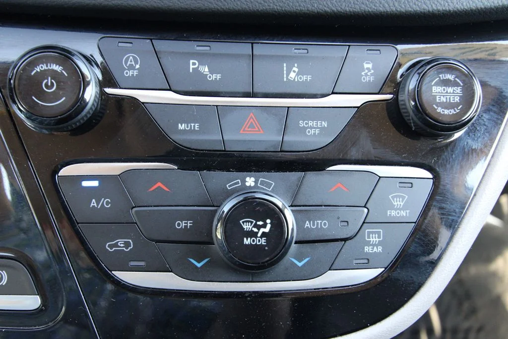 Used 2024 Black Chrysler Touring L image 26