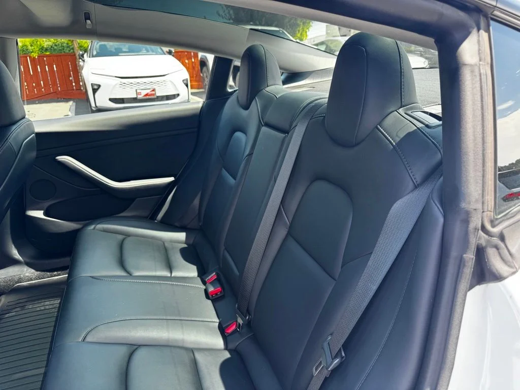 Used 2023  Tesla Base image 16
